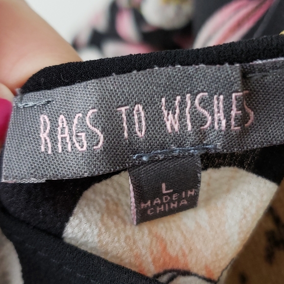 Rags to Wishes floral romper size Large - Picture 6 of 7